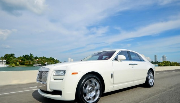 rolls-royce-ghost-white-rental